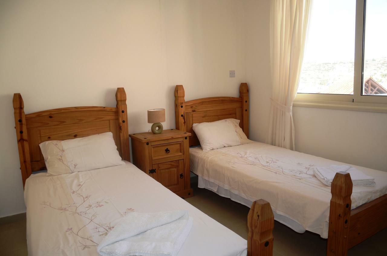 Top Floor, 2 Bedroom Apartment Vanessa D204, Free Wifi, Village View Peyia Cameră foto