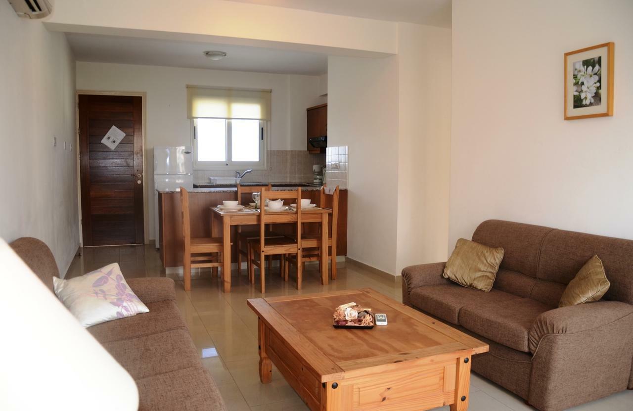 Top Floor, 2 Bedroom Apartment Vanessa D204, Free Wifi, Village View Peyia Cameră foto