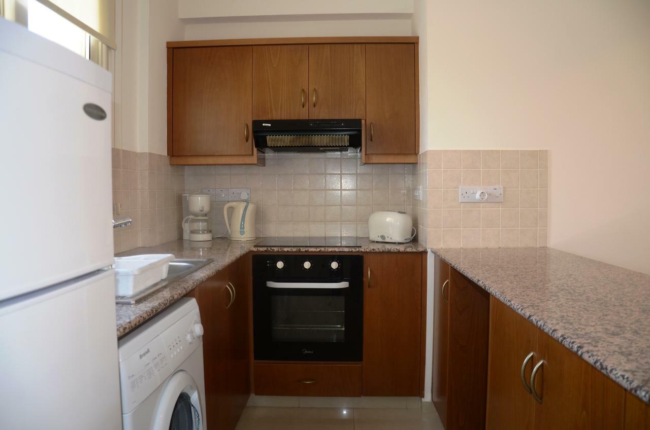 Top Floor, 2 Bedroom Apartment Vanessa D204, Free Wifi, Village View Peyia Cameră foto