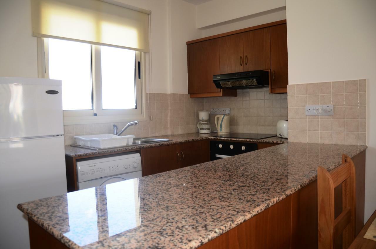 Top Floor, 2 Bedroom Apartment Vanessa D204, Free Wifi, Village View Peyia Cameră foto